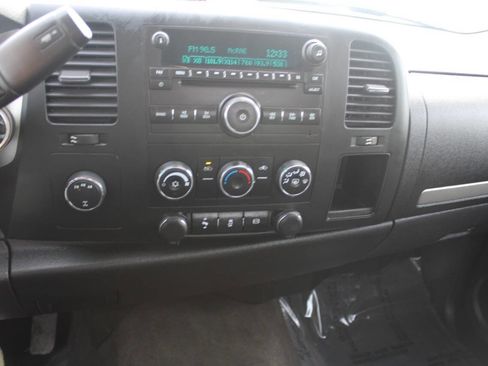 Used 2014 Chevrolet Silverado 2500 LT w/ Convenience Package image 8