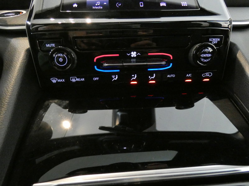 Used 2025 Jeep Grand Cherokee Laredo X AWD/4WD image 15