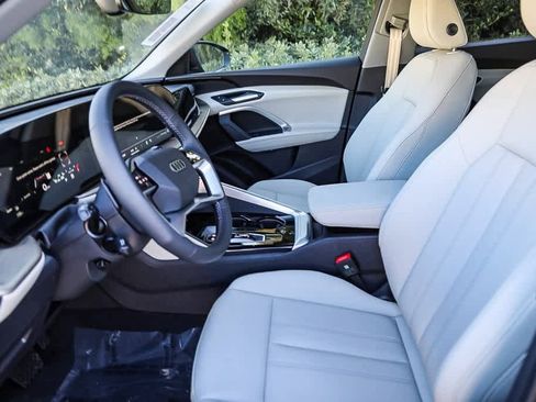 New 2025 Audi Q5 Premium image 16