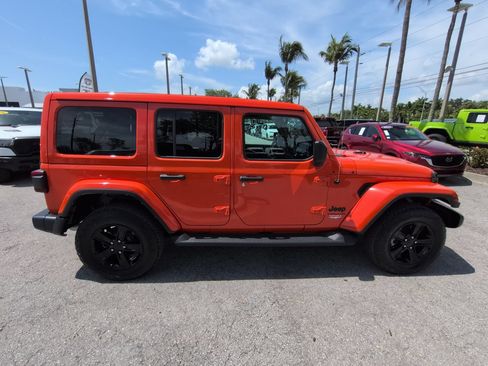 Used 2023 Jeep Wrangler Unlimited Sahara AWD/4WD image 4