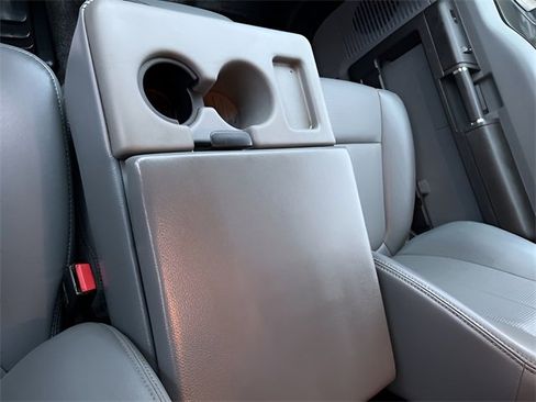 Used 2016 Ford F550 4x4 Regular Cab Super Duty image 13