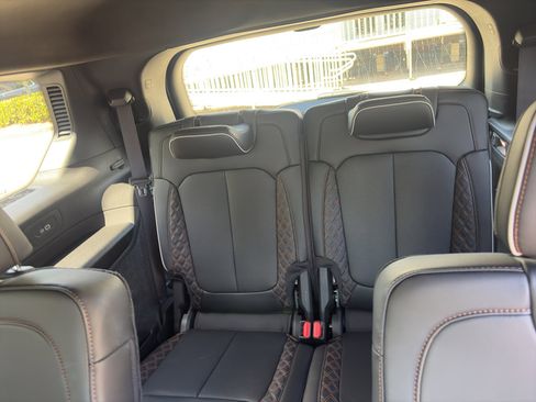 Used 2025 Jeep Grand Cherokee L Summit AWD/4WD image 10