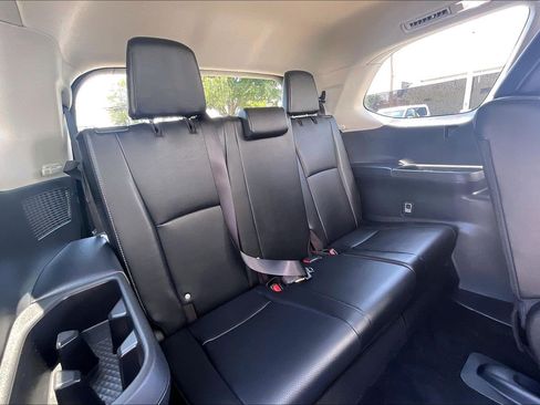 Used 2024 Toyota Grand Highlander AWD image 33