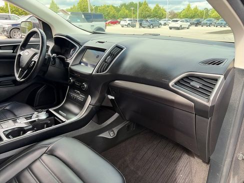 Used 2019 Ford Edge SEL w/ Equipment Group 201A AWD/4WD image 10