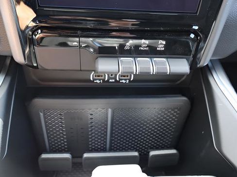 New 2026 RAM 1500 4x4 Crew Cab image 24