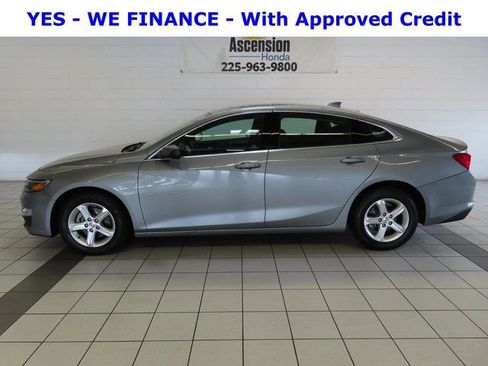 Used 2023 Chevrolet Malibu LT image 3