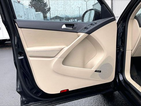 Used 2015 Volkswagen Tiguan SEL image 22