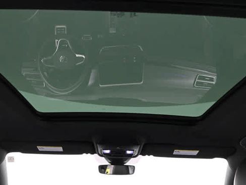 Used 2024 Volkswagen Atlas Cross Sport SEL Premium R-Line image 4