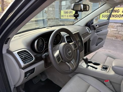 Used 2012 Jeep Grand Cherokee Laredo image 31