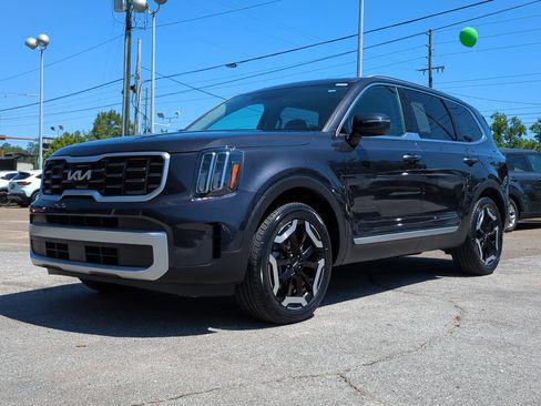 Used 2025 Kia Telluride S FWD image 1