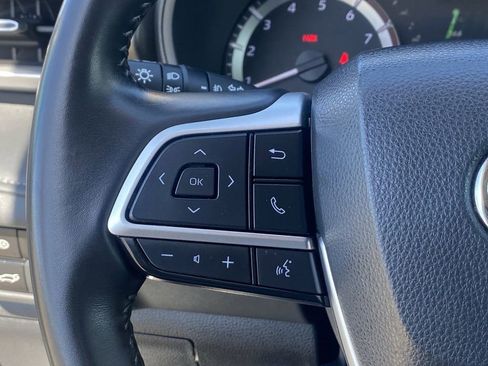 Certified 2024 Toyota Highlander LE image 27