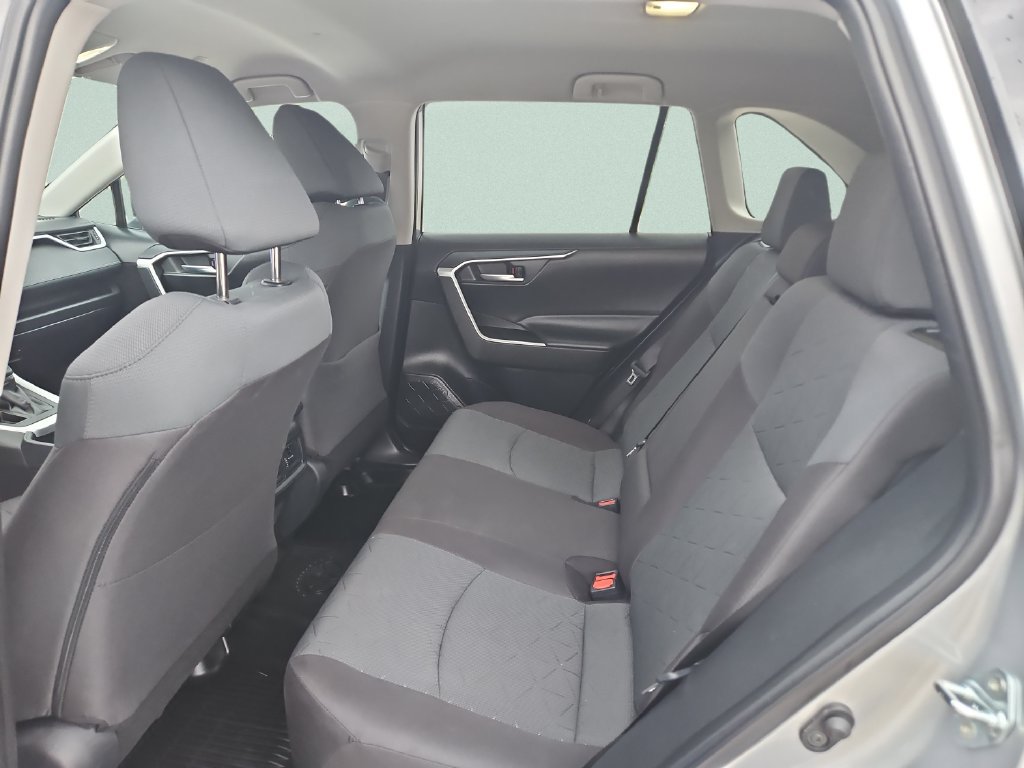 Used 2025 Toyota RAV4 XLE FWD image 10