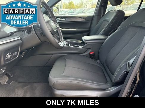 Used 2025 Jeep Grand Cherokee Laredo X AWD/4WD image 22