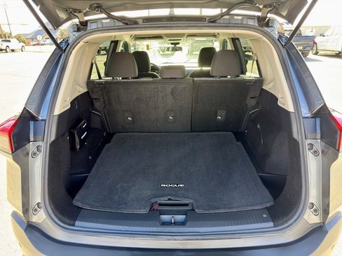 Used 2021 Nissan Rogue S image 5