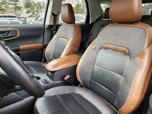 Used 2021 Ford Bronco Sport Outer Banks w/ Outer Banks Package (96D) image 8