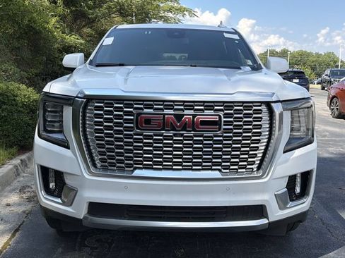 Used 2023 GMC Yukon XL Denali RWD image 2