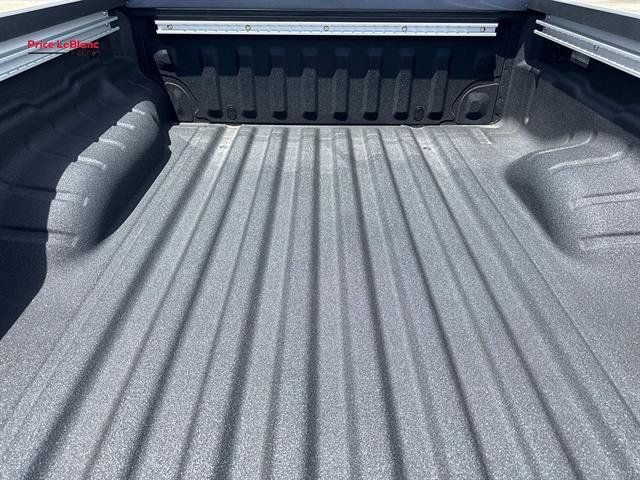 Certified 2026 Nissan Frontier SV w/ SV Convenience Package RWD image 8