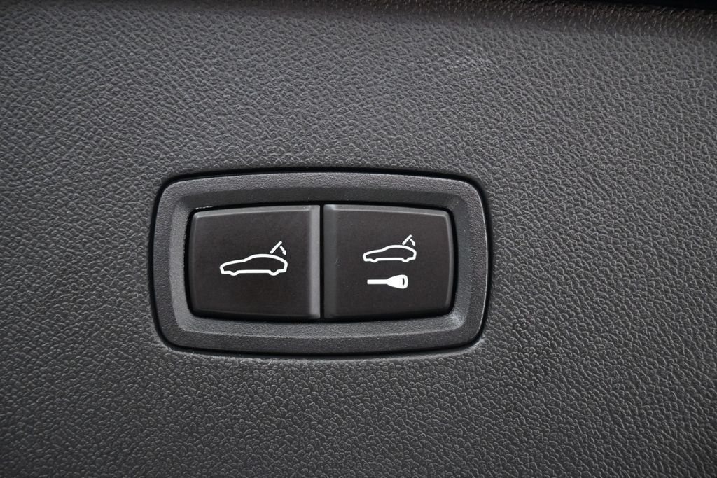 Certified 2026 Porsche Cayenne Coupe AWD/4WD image 34