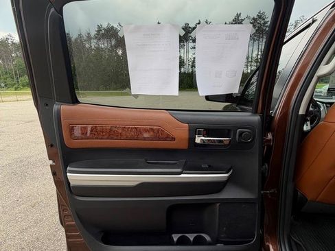 Used 2015 Toyota Tundra 4x4 CrewMax image 14