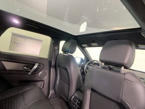 New 2025 Land Rover Discovery Sport Dynamic SE image 32