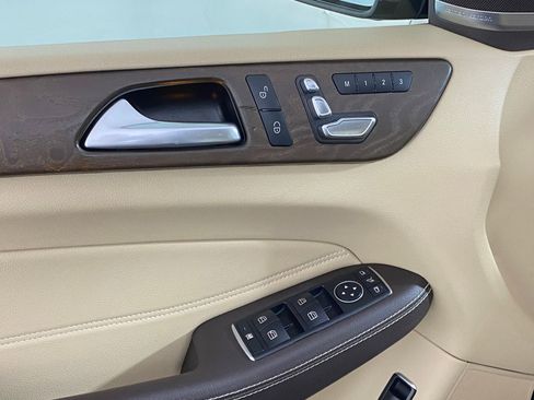 Certified 2019 Mercedes-Benz GLE 400 4MATIC image 23