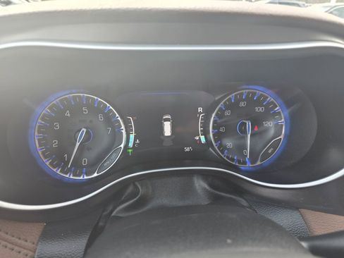 Used 2017 Chrysler Pacifica Limited w/ UConnect Theater Package image 23