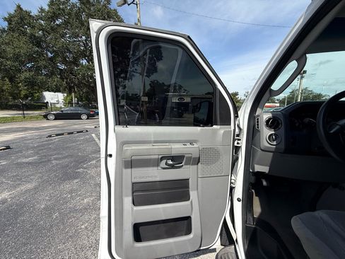Used 2011 Ford E-150 and Econoline 150 image 15