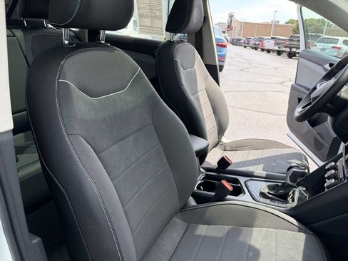 Certified 2023 Volkswagen Taos SE w/ Panoramic Sunroof Package FWD image 30