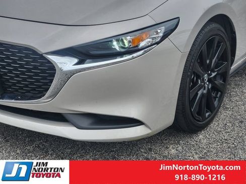Used 2024 MAZDA MAZDA3 s FWD image 10