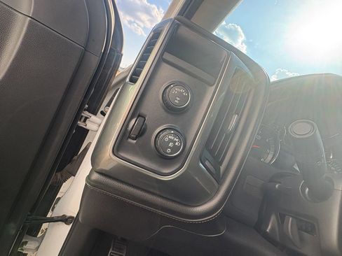 Used 2018 Chevrolet Silverado 1500 LTZ w/ Texas Edition AWD/4WD image 26