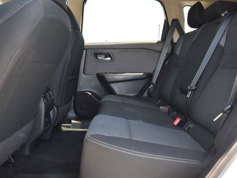Used 2023 Nissan Rogue SV FWD image 14