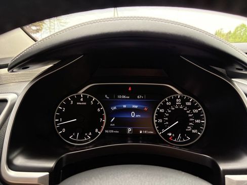 Used 2018 Nissan Murano SV AWD/4WD image 16