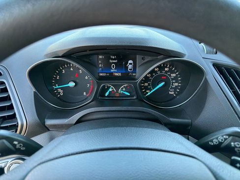 Used 2017 Ford Escape SE FWD image 19