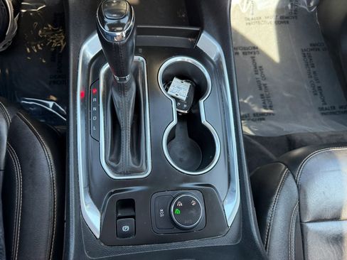 Used 2019 Chevrolet Traverse LT w/ LT Premium Package image 24