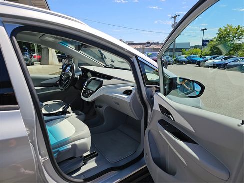 Used 2020 Chevrolet Bolt Premier w/ Infotainment Package image 13