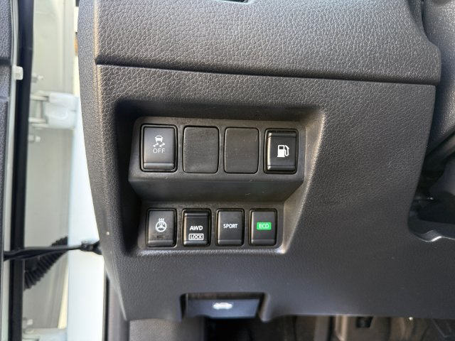 Used 2020 Nissan Rogue SV AWD/4WD image 19