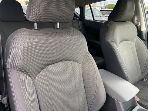 Used 2024 Subaru Crosstrek 2.0i Premium image 34