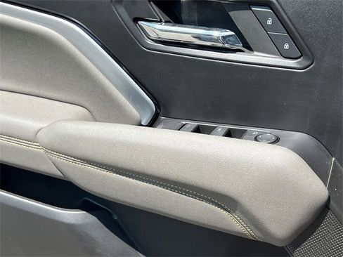 Used 2024 Chevrolet Colorado ZR2 w/ Technology Package image 34