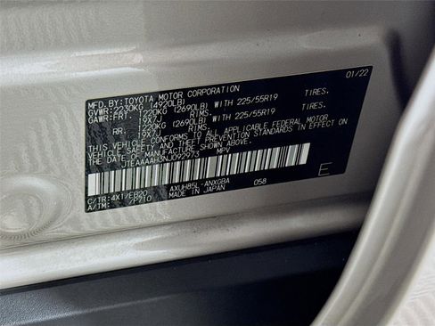 Used 2022 Toyota Venza XLE AWD/4WD image 31