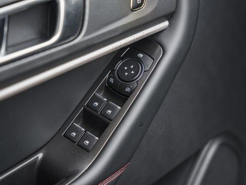 Used 2025 Ford Explorer ST-Line w/ ST-Line Street Pack image 39