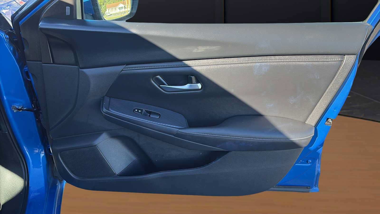Used 2024 Nissan Sentra SV FWD image 23