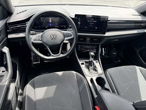 Certified 2025 Volkswagen Jetta Sport FWD image 7