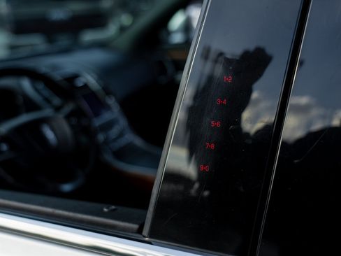 Used 2019 Lincoln Nautilus Select image 12