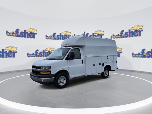 New 2025 Chevrolet Express 3500 w/ Power Convenience Package RWD image 4