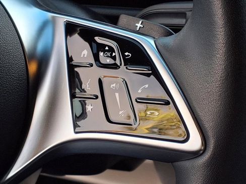 Used 2025 Mercedes-Benz GLA 250 4MATIC image 10