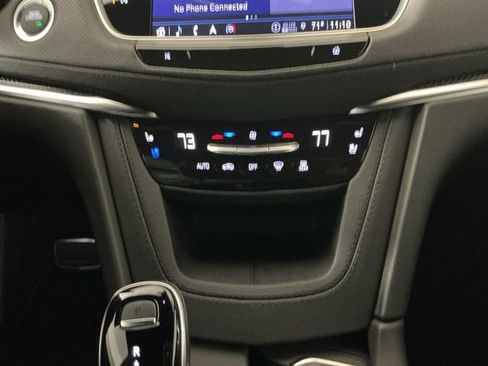 Used 2025 Cadillac XT5 Sportv w/ Technology Package AWD/4WD image 13