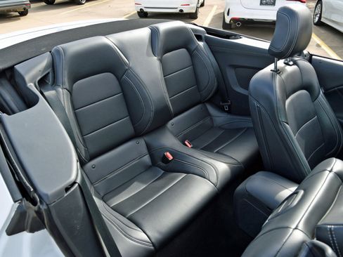 Used 2025 Ford Mustang Premium image 32