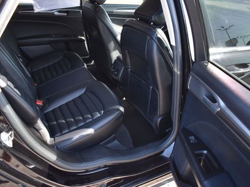 Used 2019 Ford Fusion SEL FWD image 15
