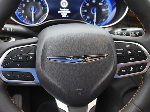Used 2022 Chrysler Pacifica Pinnacle FWD image 26