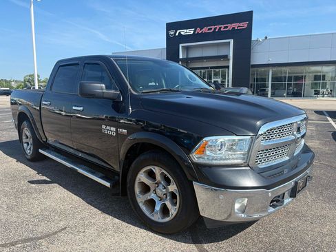 Used 2017 RAM 1500 Laramie RWD image 2